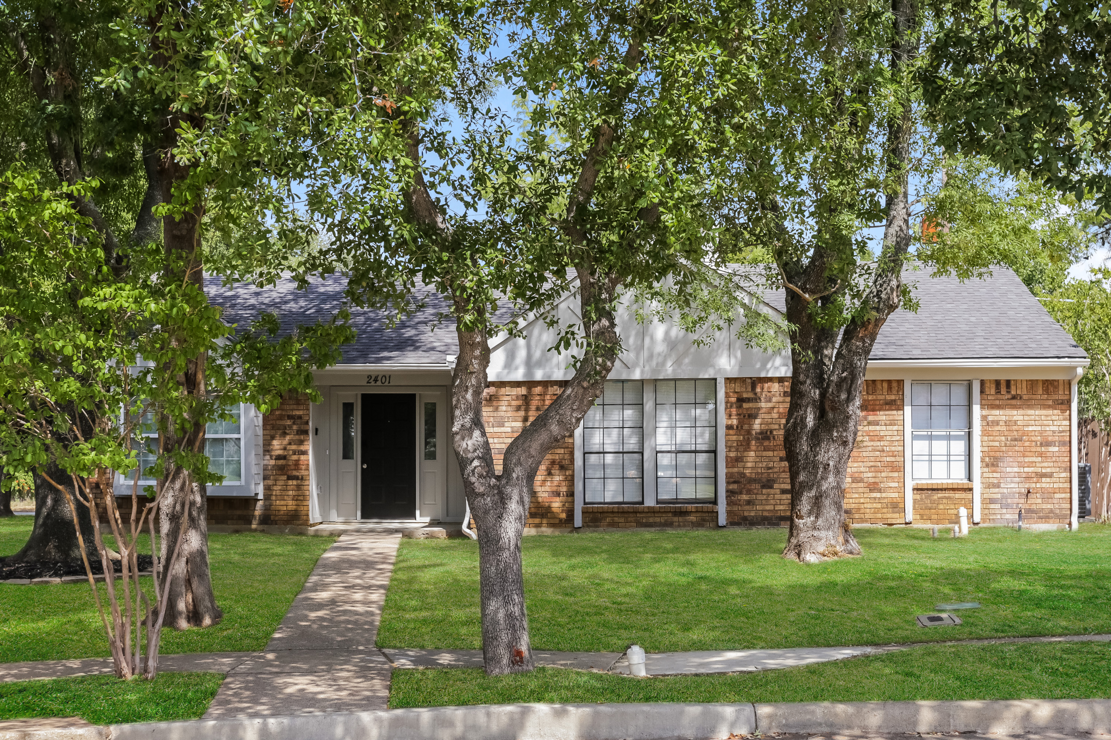 2401 Cypress Dr Lewisville, TX 75067